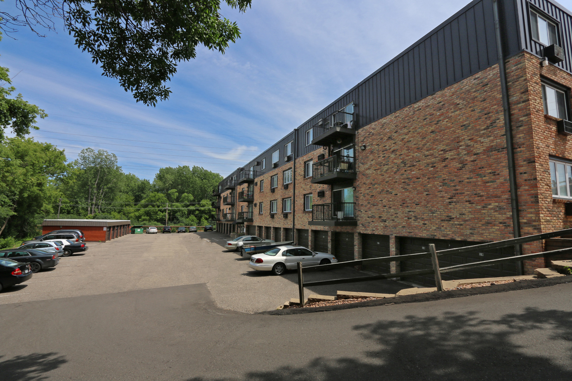 Edina Manor Apartments Image 9